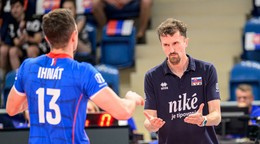 Na snímke zľava Jakub Ihnát (Slovensko) a hlavný tréner Slovenska Michal Masný.