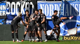 Futbalisti Mainzu oslavujú gól.