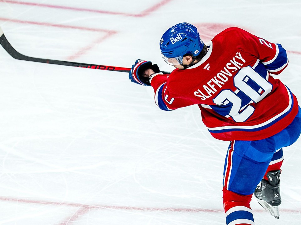 Juraj Slafkovský v zápase Montreal - Calgary.