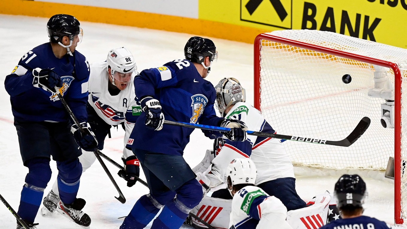 Momentka zo zápasu Fínsko - USA na MS v hokeji 2022.