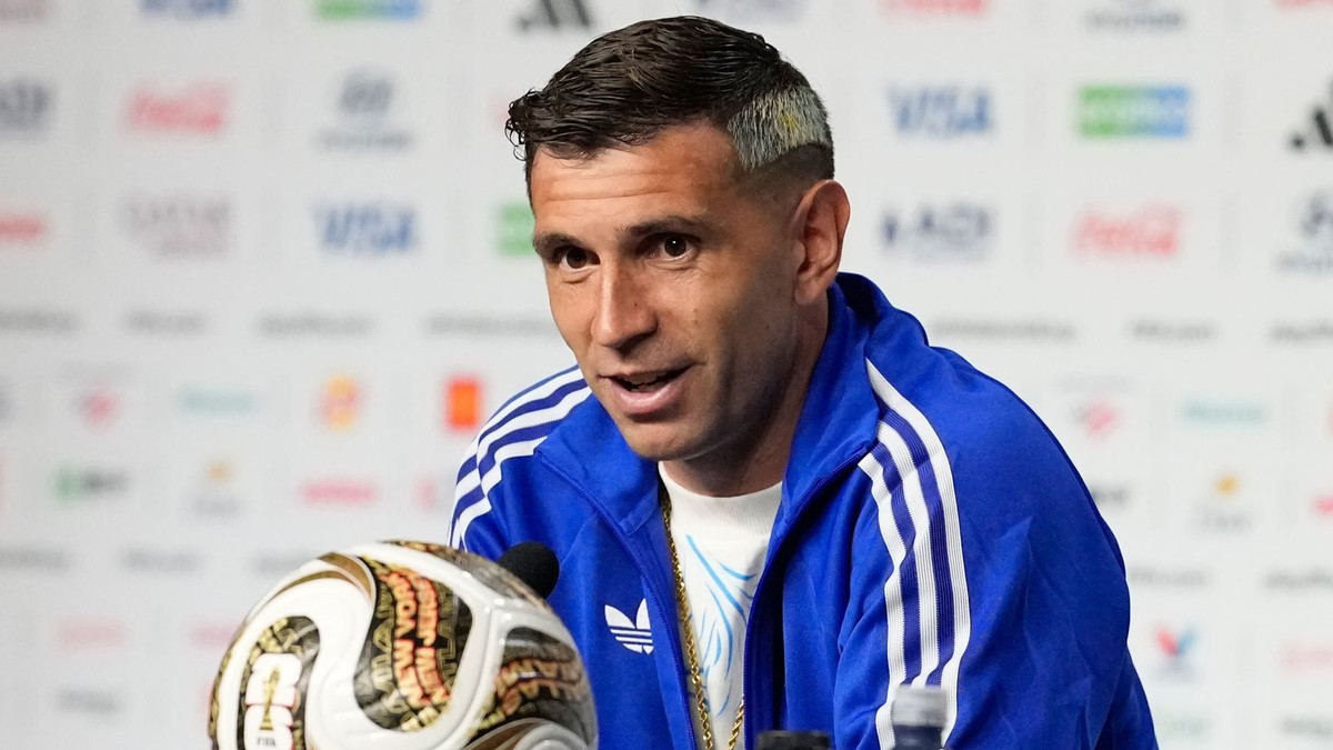 Emiliano Martinez.