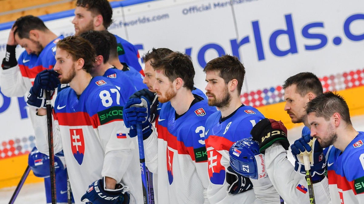 Slovenskí hokejisti počas MS v hokeji 2024 v Česku. 