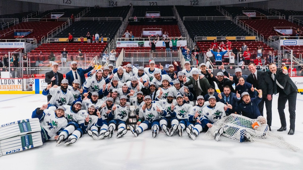 Hokejisti Abbotsford Canucks získali Calderov pohár pre víťaza play-off AHL.