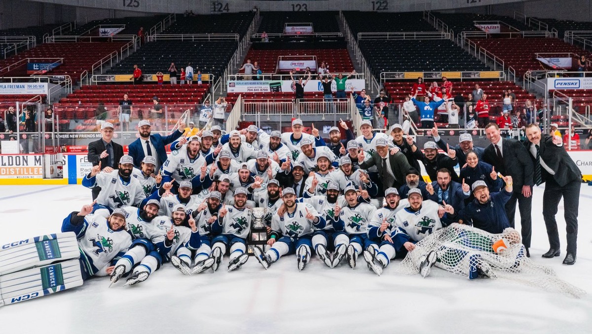 Hokejisti Abbotsford Canucks získali Calderov pohár pre víťaza play-off AHL.