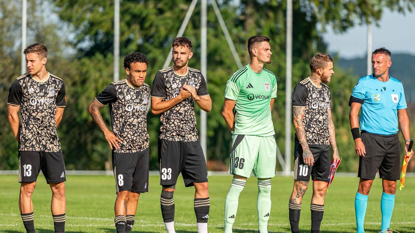 Archívna snímka hráčov MFK Dukla Banská Bystrica.