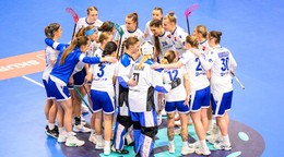 florbalistky Slovenska sa tešia z gólu