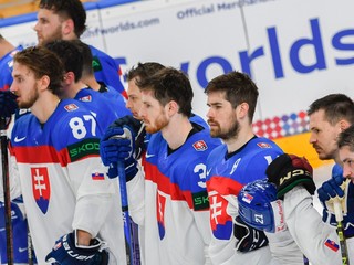 Slovenskí hokejisti počas MS v hokeji 2024 v Česku. 