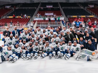 Hokejisti Abbotsford Canucks získali Calderov pohár pre víťaza play-off AHL.
