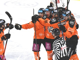 Na snímke gólová radosť hráčov Košíc.