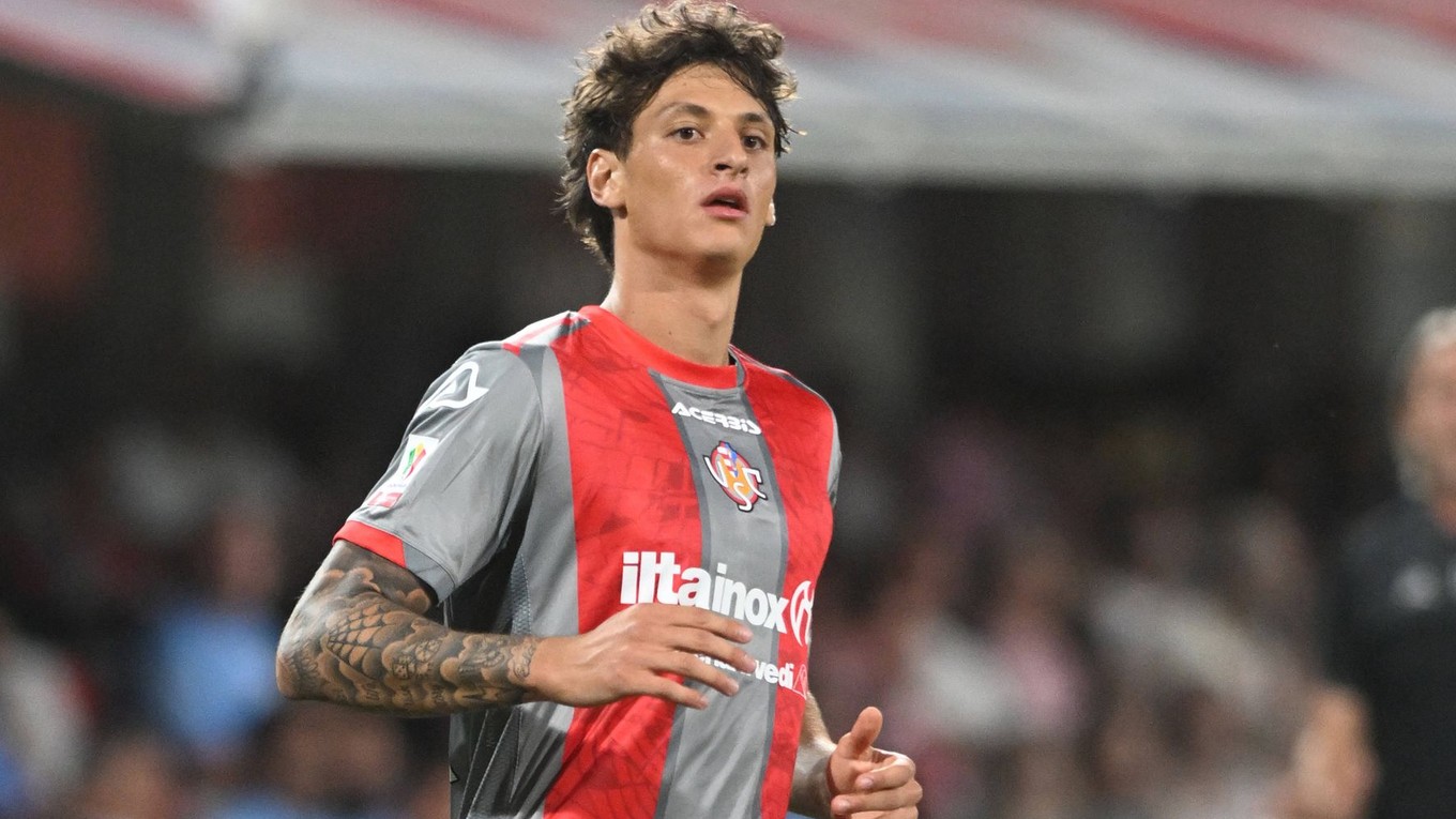 Romano Benito Floriani Mussolini v drese Cremonese.