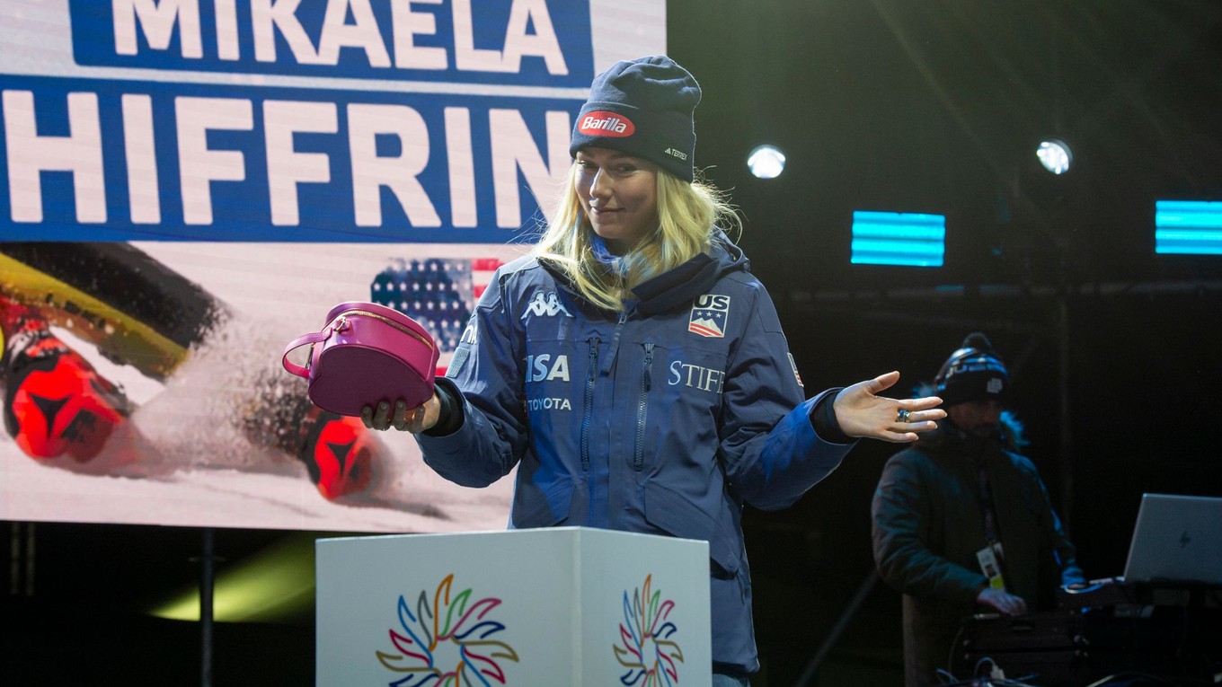 Mikaela Shiffrinová počas verejného žrebu poradia štartu obrovského slalomu žien v rámci Svetového pohára v alpskom lyžovaní v Jasnej. 