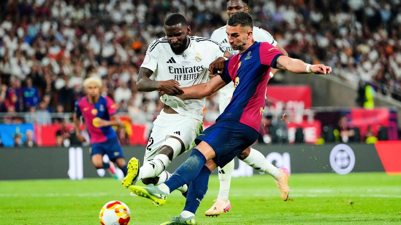 Antonio Rüdiger v zápase proti FC Barcelona.