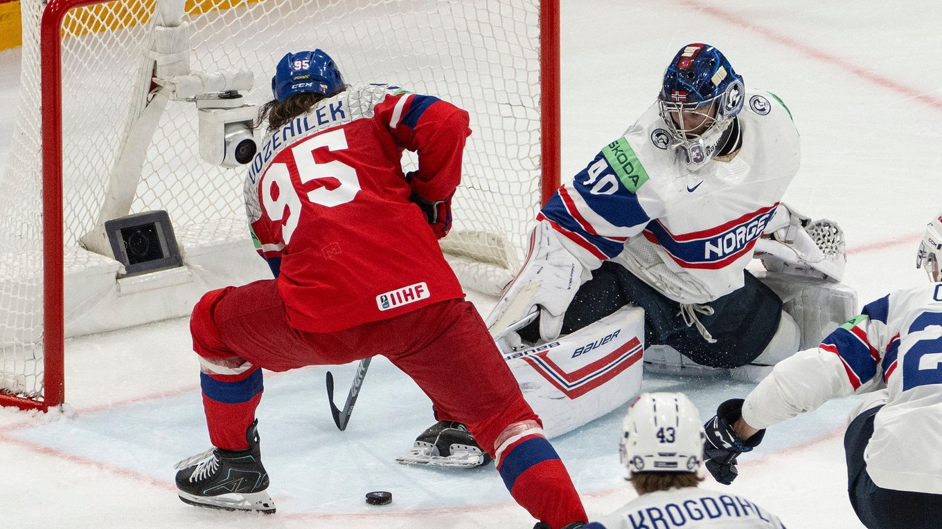 Brankár Nórska Henrik Haukeland v zápase proti Česku na MS v hokeji 2026.