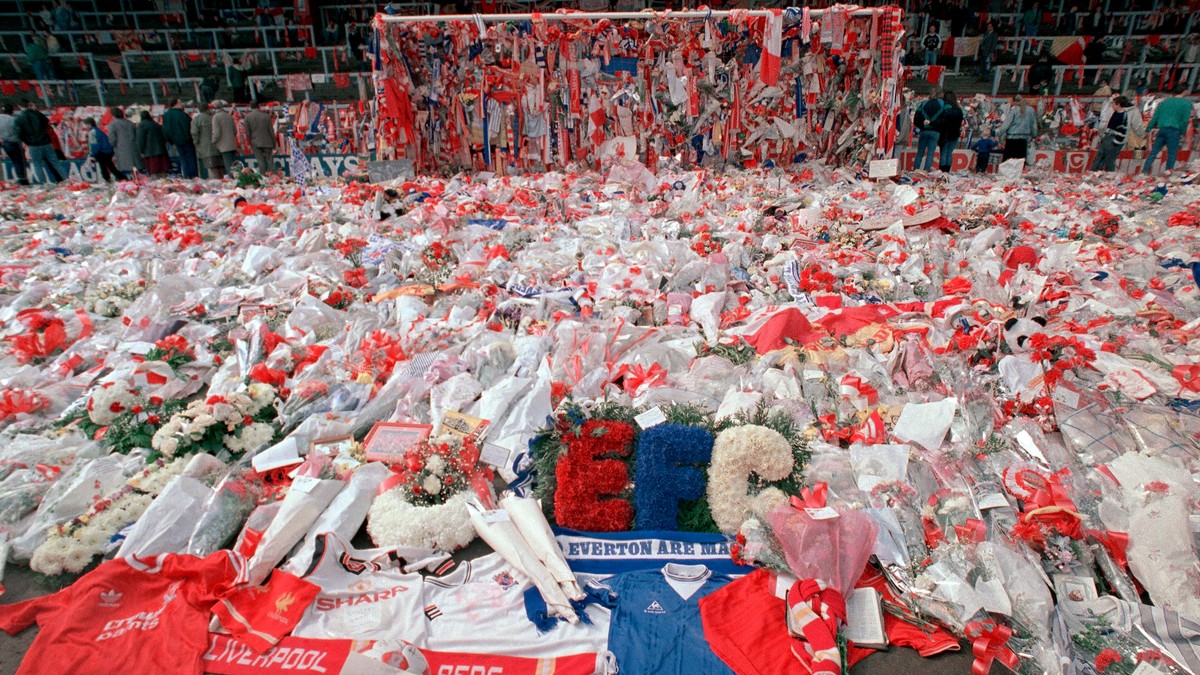 Britská polícia sa ospravedlnila rodinám obetí, ktoré boli na štadióne Hillsborough