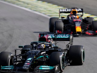 Lewis Hamilton a Max Verstappen.