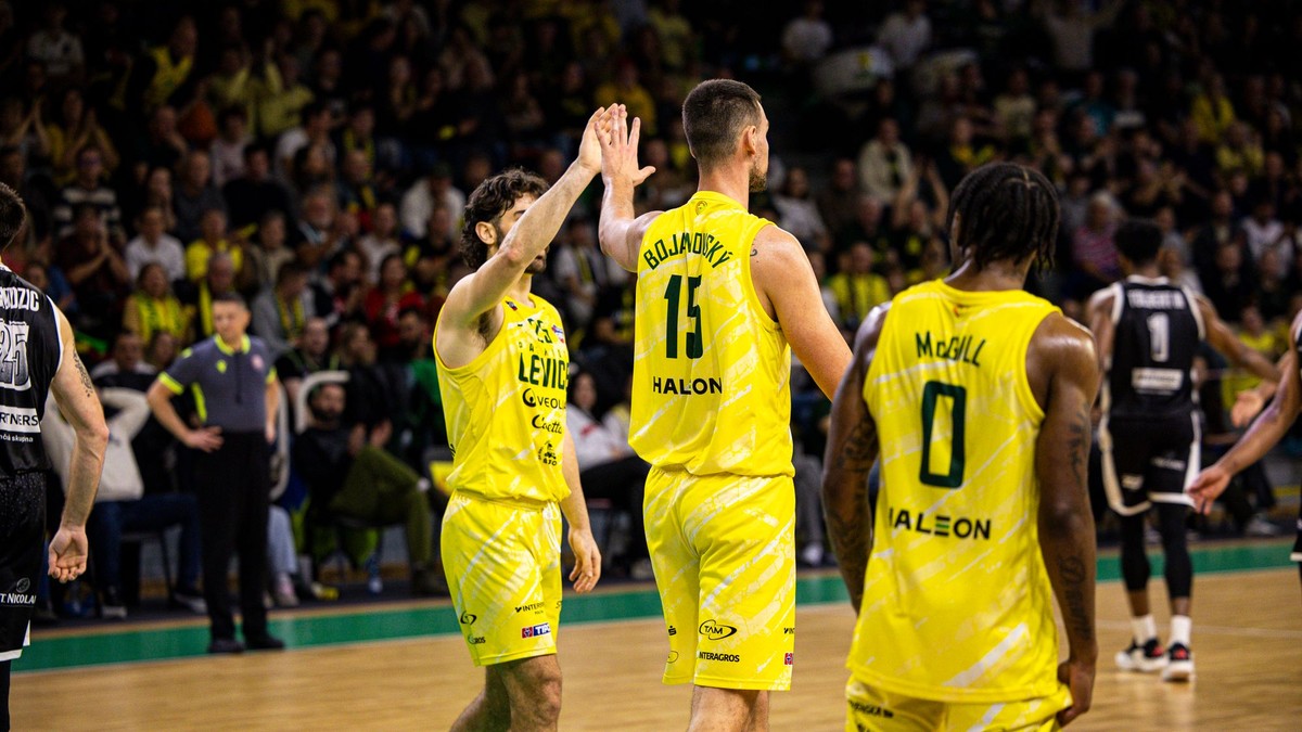 Hráči Patrioti Levice.