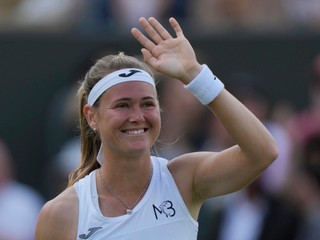 Marie Bouzková na Wimbledone 2022.