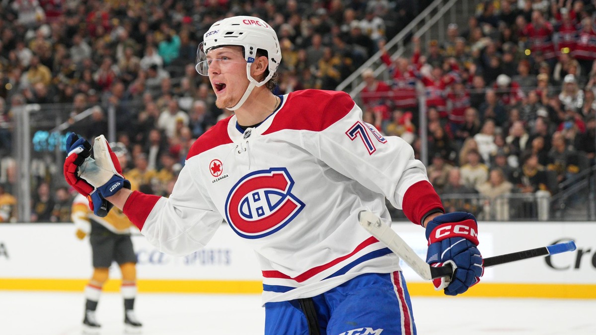 Zachary Bolduc v drese Montrealu Canadiens.
