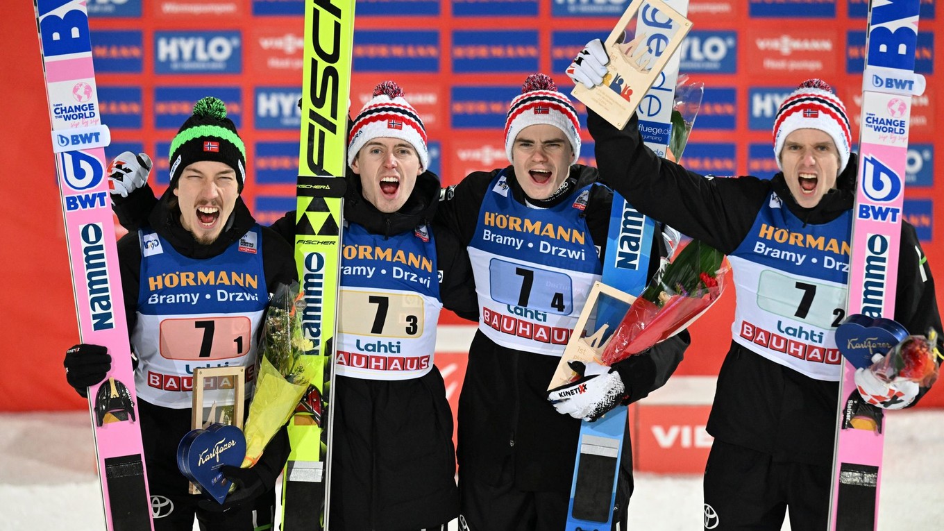 Nóri Johann Andre Forfang, Halvor Egner Granerud, Kristoffer Eriksen Sundal a Marius Lindvik vyhrali súťaž družstiev v Lahti 2024.