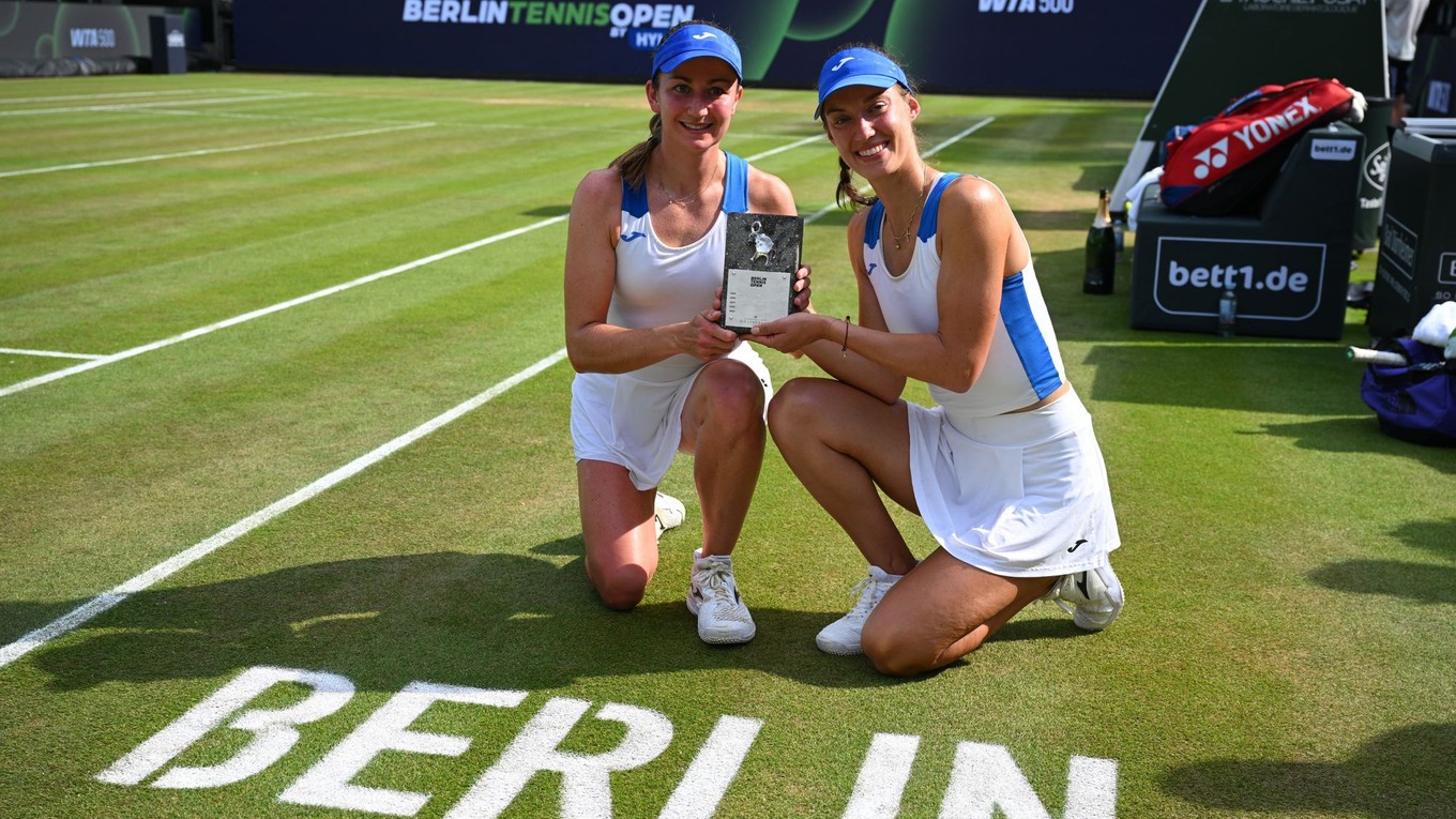 Tereza Mihalíková a Olivia Nichollsová získali titul vo štvorhre v Berlíne. 