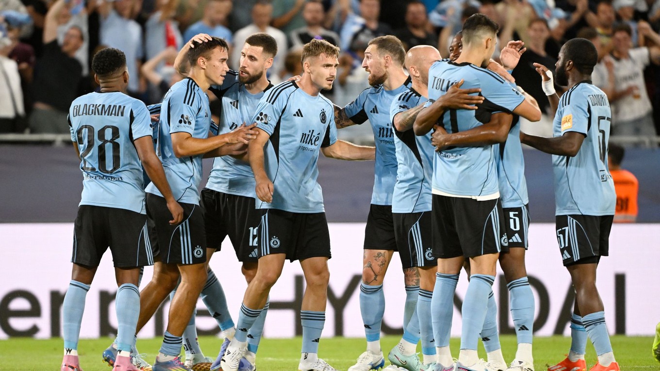 Na snímke radosť hráčov Slovana.