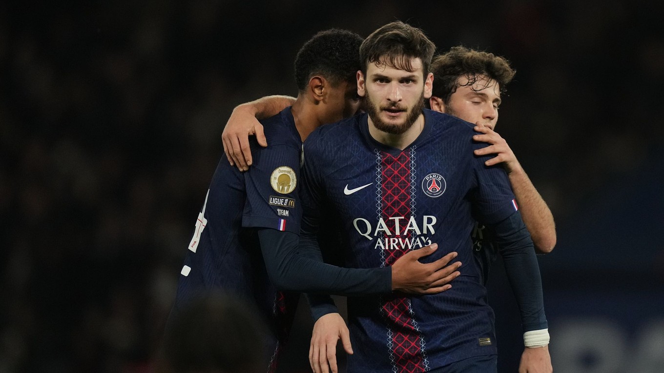 PSG oslavuje gól.