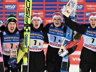 Nóri Johann Andre Forfang, Halvor Egner Granerud, Kristoffer Eriksen Sundal a Marius Lindvik vyhrali súťaž družstiev v Lahti 2024.