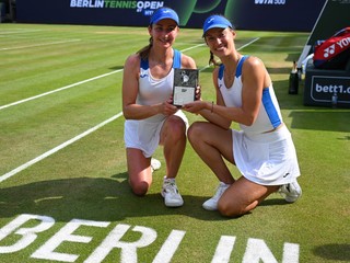 Tereza Mihalíková a Olivia Nichollsová získali titul vo štvorhre v Berlíne. 