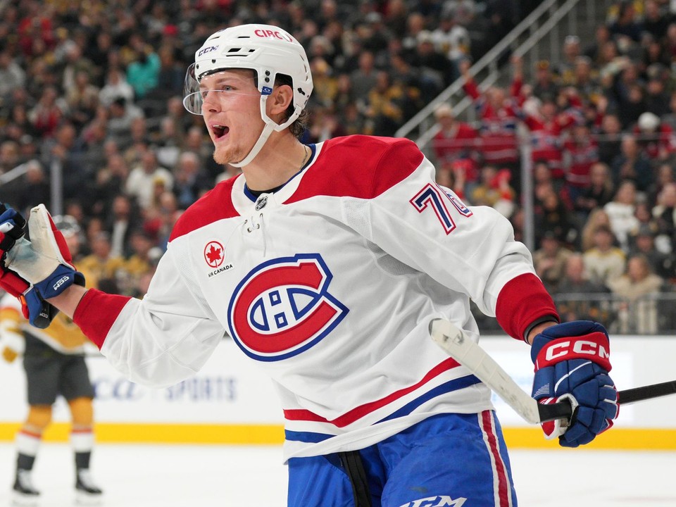 Zachary Bolduc v drese Montrealu Canadiens.