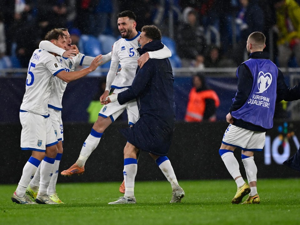 Hráči Kosova sa tešia z výhry