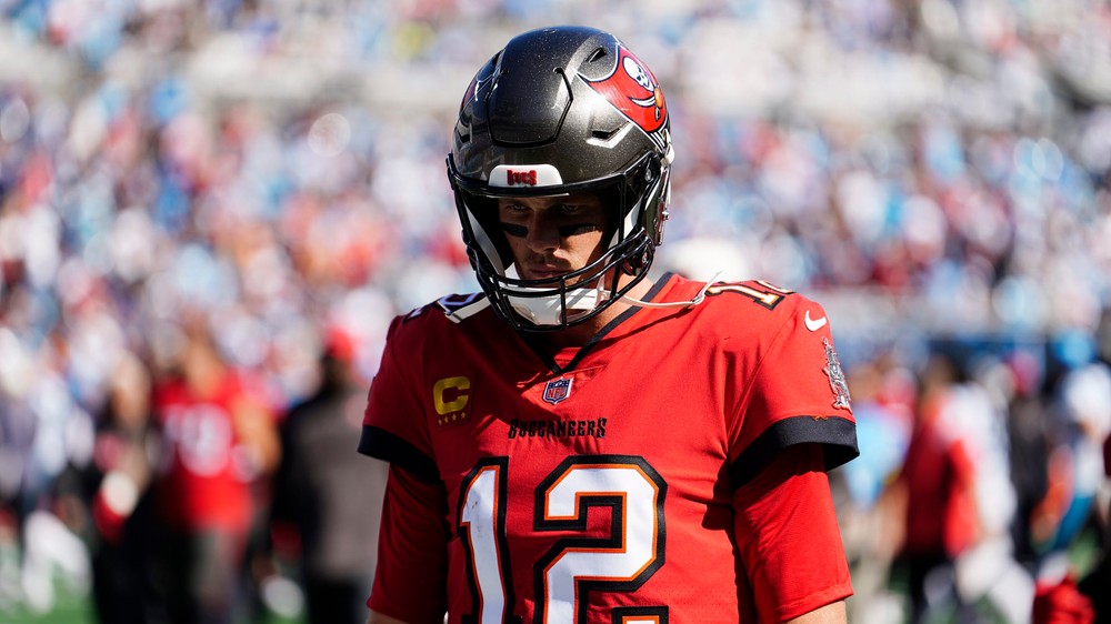 O Bradym ľudia pochybujú. Toto by ste nikdy nemali robiť, vraví komentátor