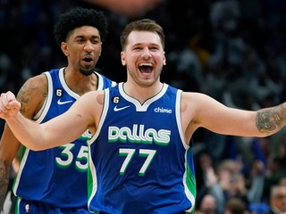 Basketbalista Dallasu Luka Dončič.