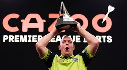 Holandský šípkar Michael van Gerwen sa stal víťazom Premier League Darts 2023. 