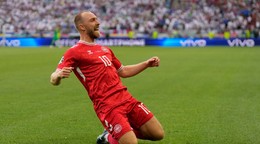 Christian Eriksen oslavuje gól.