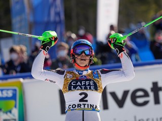 Petra Vlhová po slalome na MS v zjazdovom lyžovaní 2021.