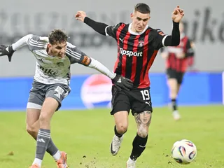 Vľavo hráč Podbrezovej Filip Mielke a hráč Trnavy Timotej Kudlička