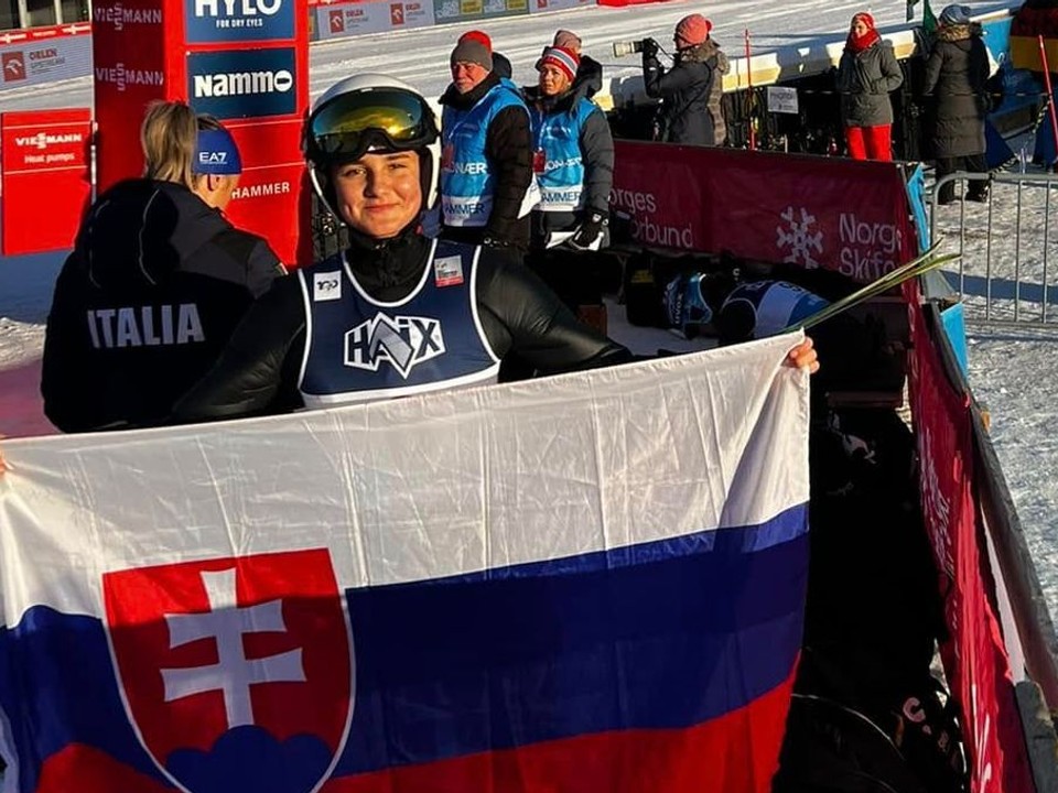 Slovenská reprezentantka v skokoch na lyžiach Kira Mária Kapustíková.