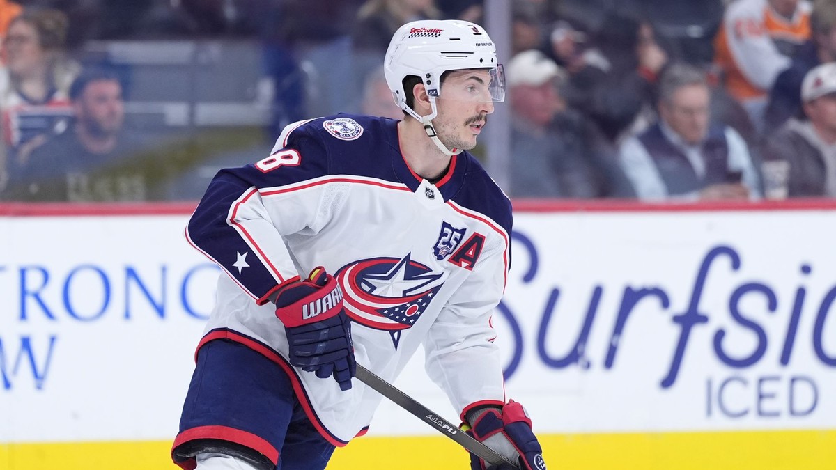 Zach Werenski v drese tímu Columbus Blue Jackets.