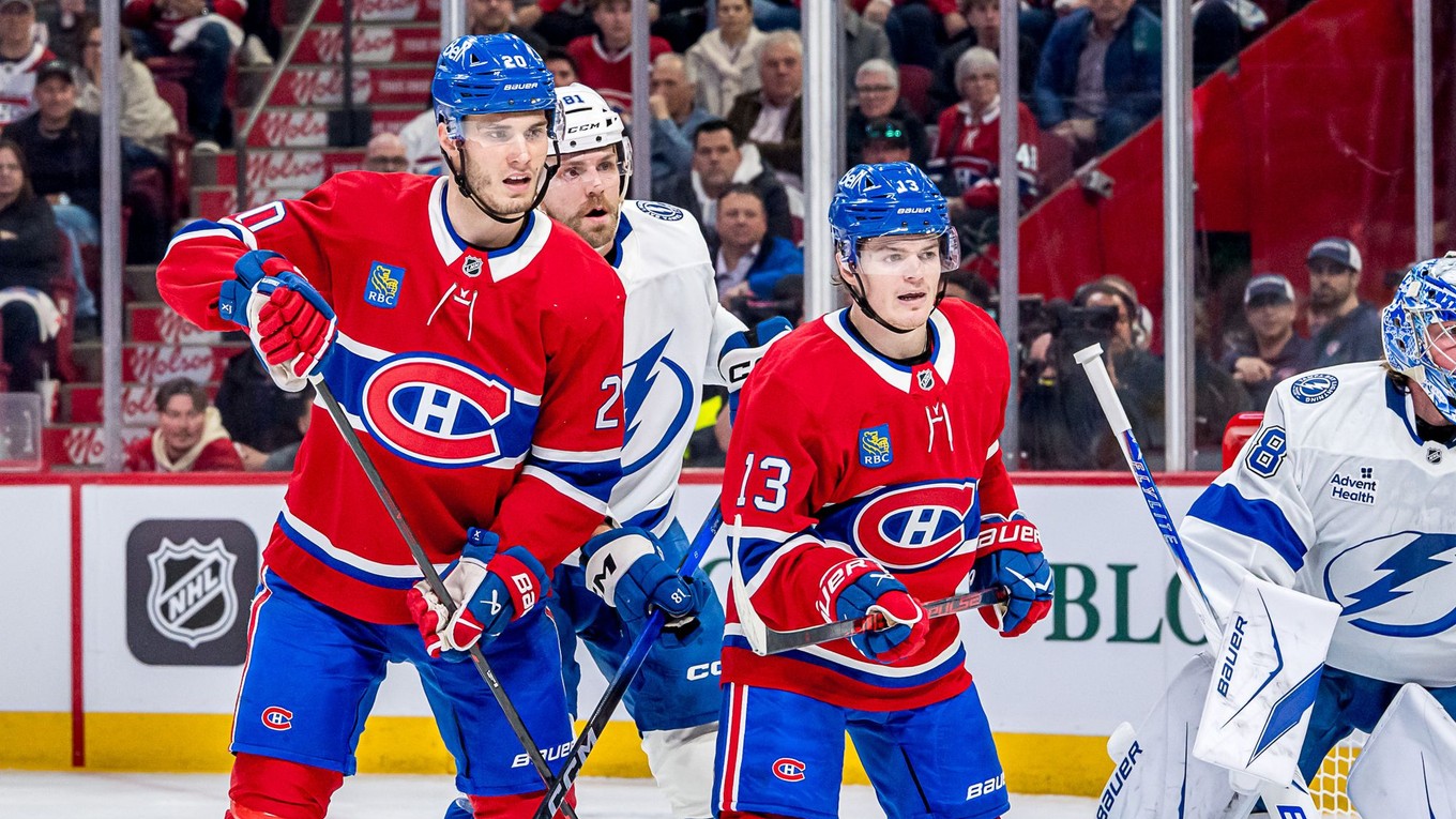 Juraj Slafkovský v treťom zápase play-off NHL proti Tampe. 