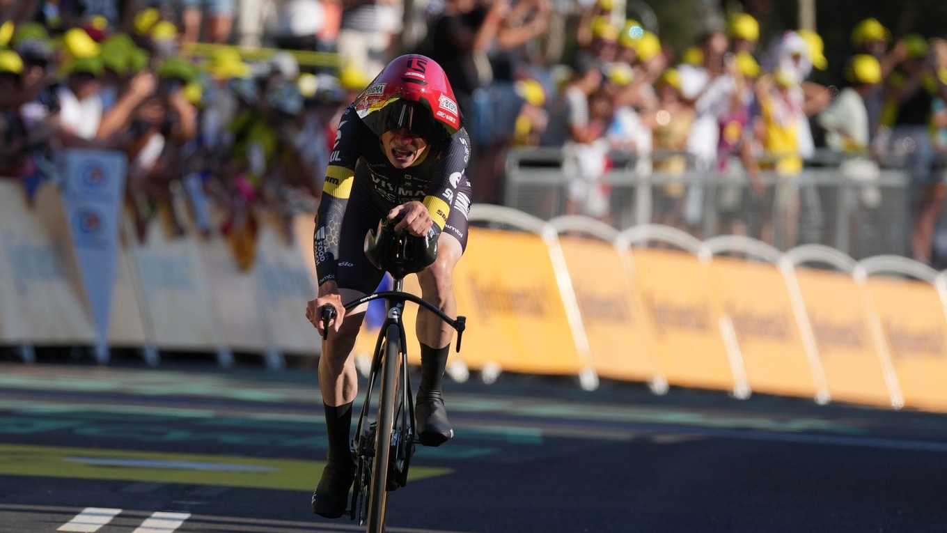 Jonas Vingegaard počas 1. etapy na Tour de France 2026. 
