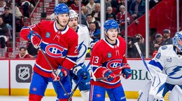 Juraj Slafkovský v treťom zápase play-off NHL proti Tampe. 