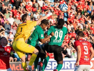 Momentka zo zápasu Larne FC - FK Auda v 1. predkole Konferenčnej ligy.