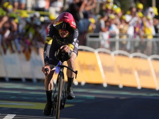 Jonas Vingegaard počas 1. etapy na Tour de France 2026. 
