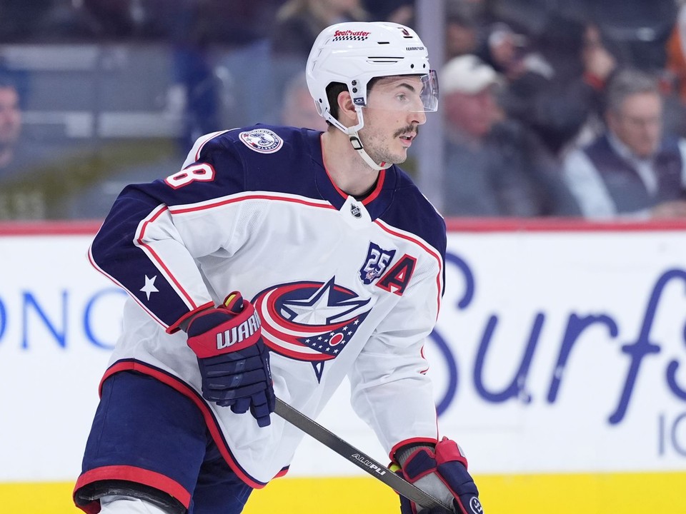 Zach Werenski v drese tímu Columbus Blue Jackets.