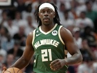 Americký basketbalista Jrue Holiday.