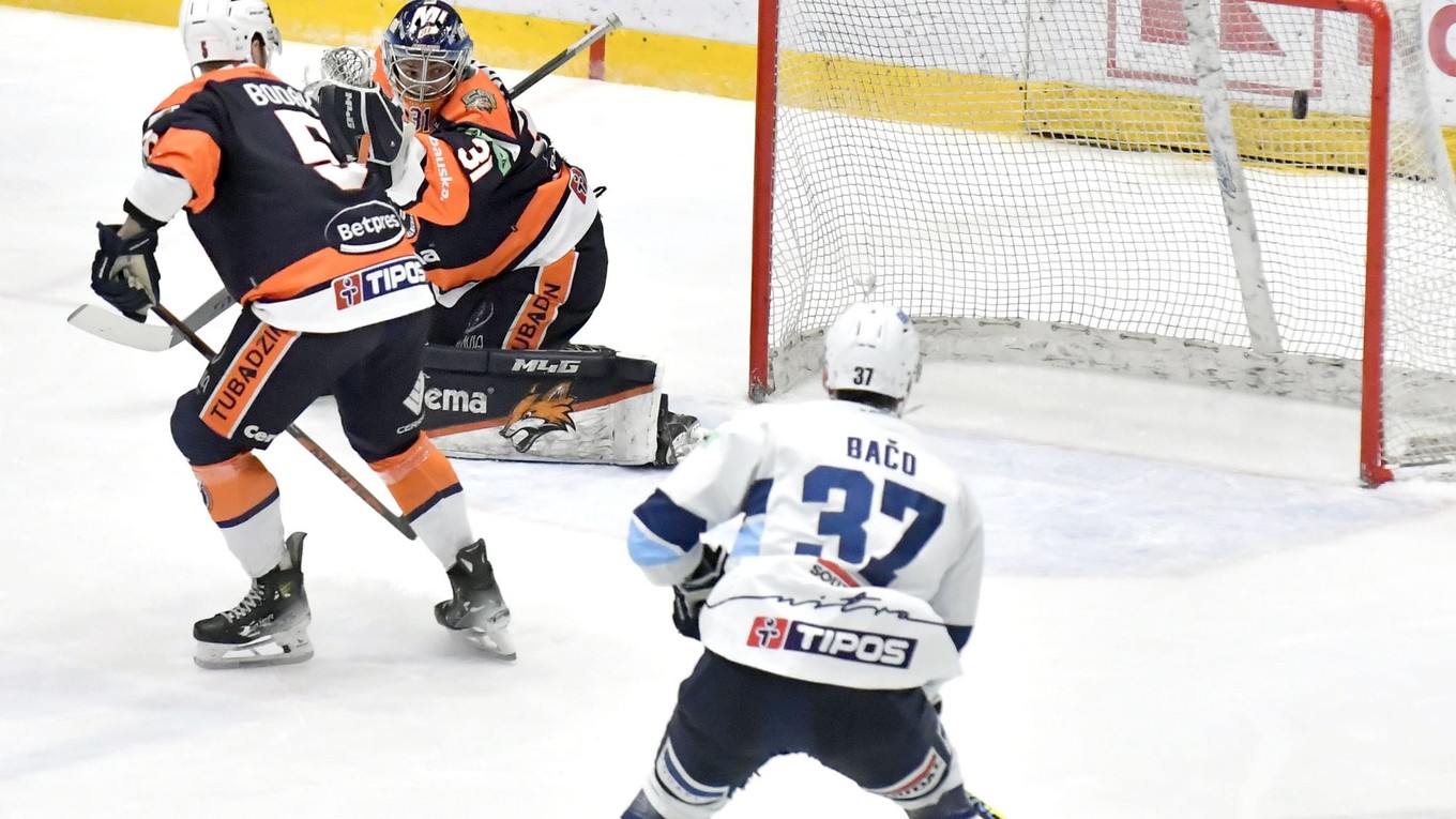 Róbert Bačo (Nitra) pri strelení gólu.