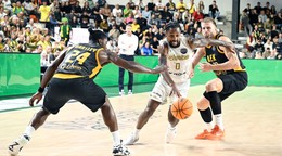 Momentka zo zápasu F-skupiny 3. kola skupinovej fázy LM v basketbale mužov Patrioti Levice - AEK BC Atény.