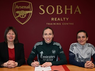 Barbora Votíková v strede.