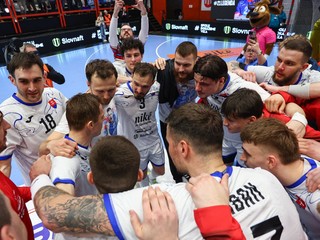 Na snímke radosť hráčov Slovenska po víťazstve v odvetnom zápase druhej fázy kvalifikácie na majstrovstvá sveta 2027 v hádzanej mužov.