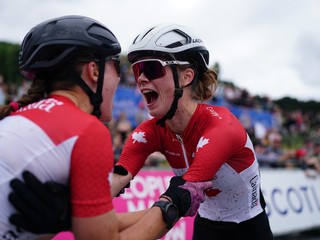 Kanadské reprezentantky v horskej cyklistike Isabella Holmgrenová a Marin Loweová, archívna snímka.